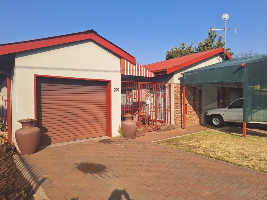 4 Bedroom Property for Sale in Potchefstroom North West
